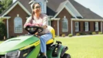 John Deere S240 Lawn Tractor - Image 2