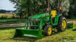 John Deere 3032E Compact Utility Tractor - Image 2