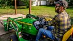 John Deere 3032E Compact Utility Tractor - Image 4